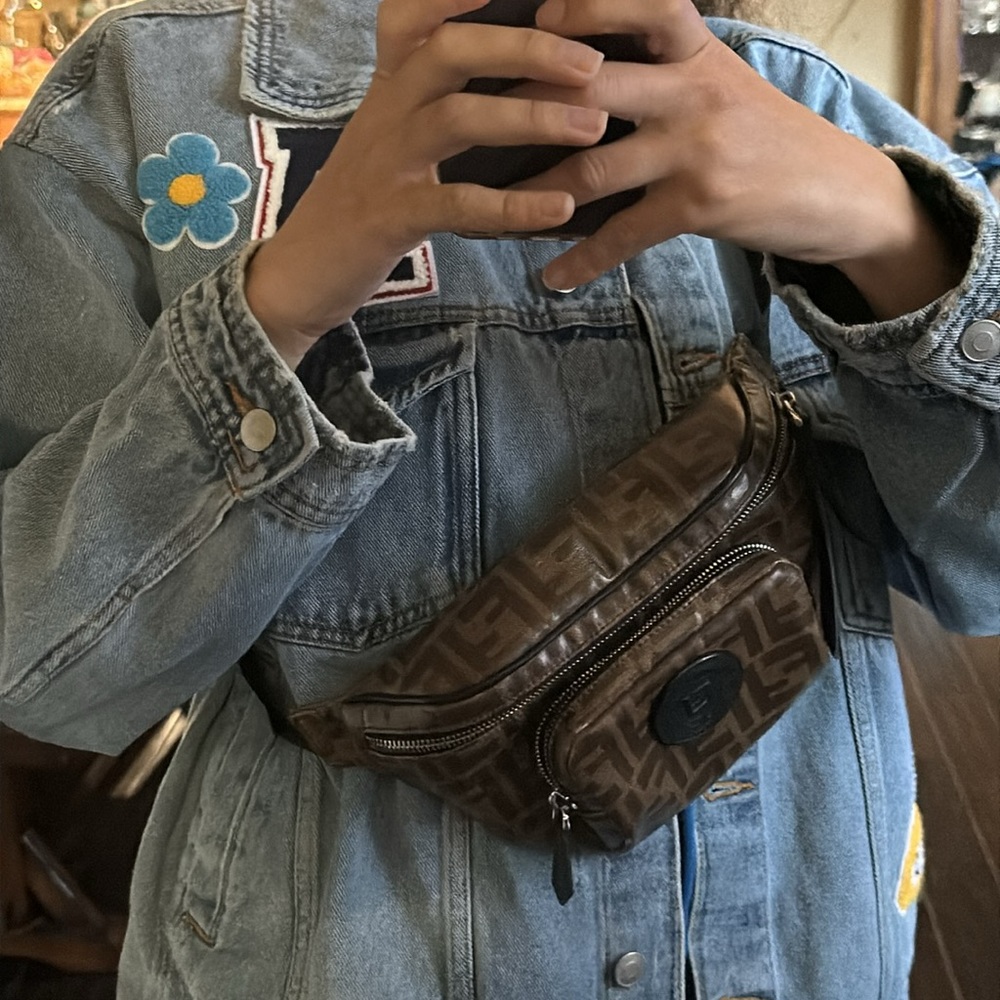 Fendi Fanny Pack cross body bag luxury casual sporty - Picture 2 of 9